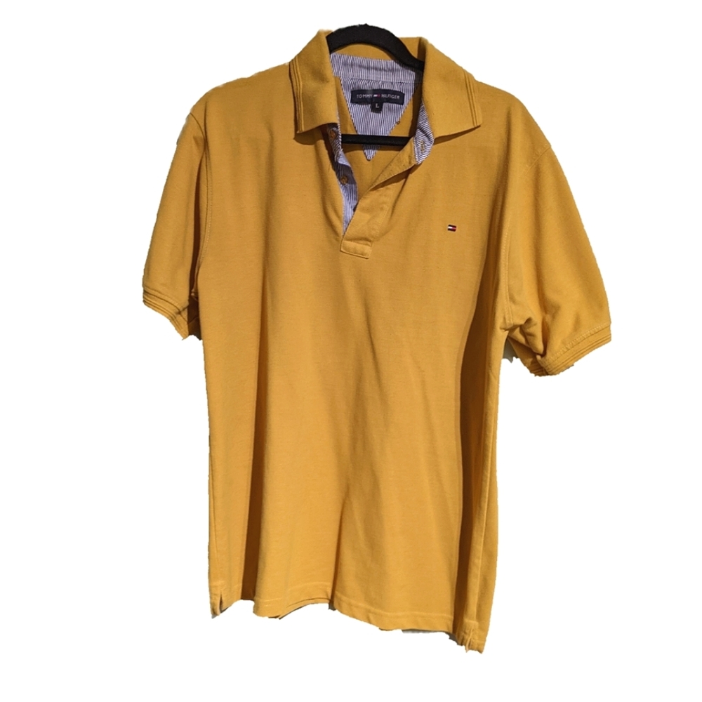 Tommy Hilfiger yellow/gold polo shirt. Contrasting collar pattern. Men's large.